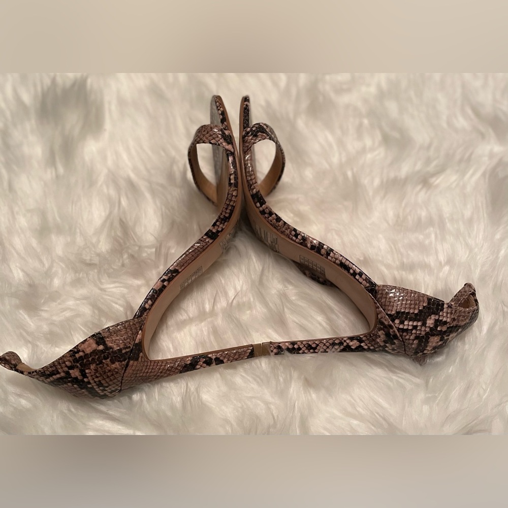 FOREVER 21 SNAKE SKIN HEELS (MISSING ONE STRAP) - Picture 4 of 9